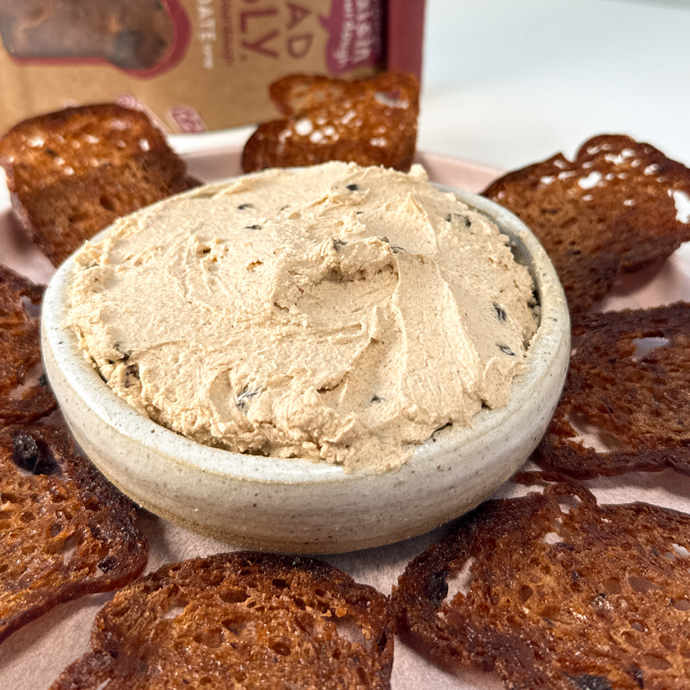 Cinnamon Raisin Bagel Chips w/ Cream Cheese Dip